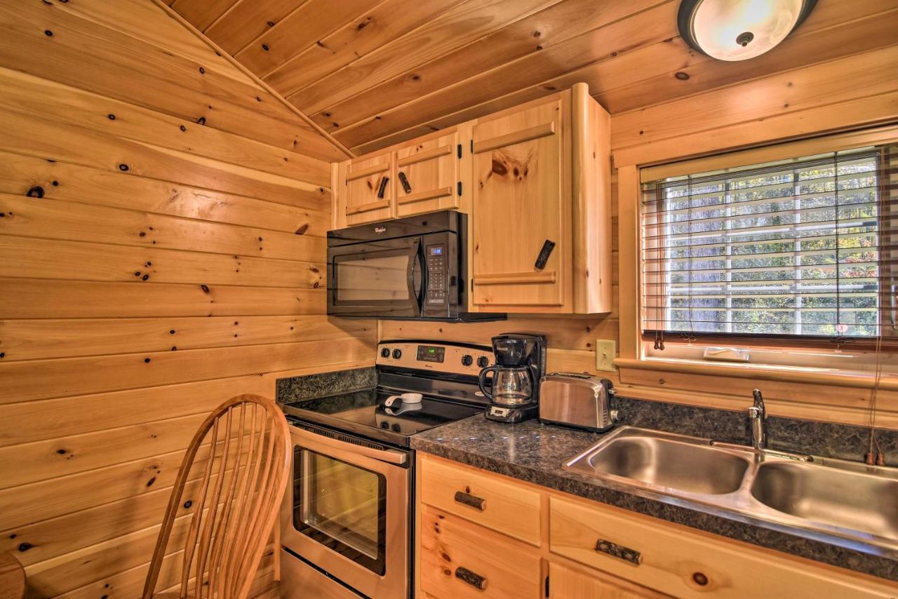 Pet-Friendly Cabin With Fire Pit And River Access! Parsons Eksteriør bilde