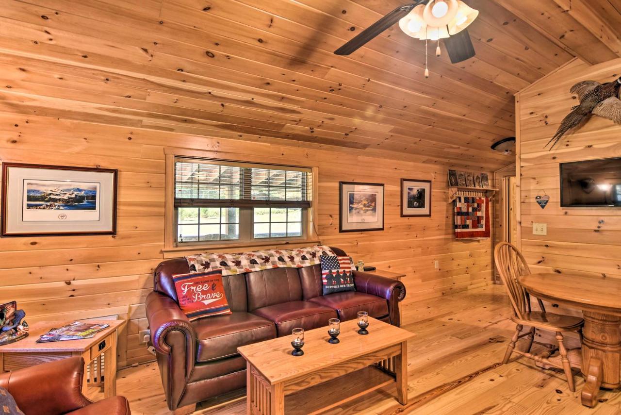 Pet-Friendly Cabin With Fire Pit And River Access! Parsons Eksteriør bilde